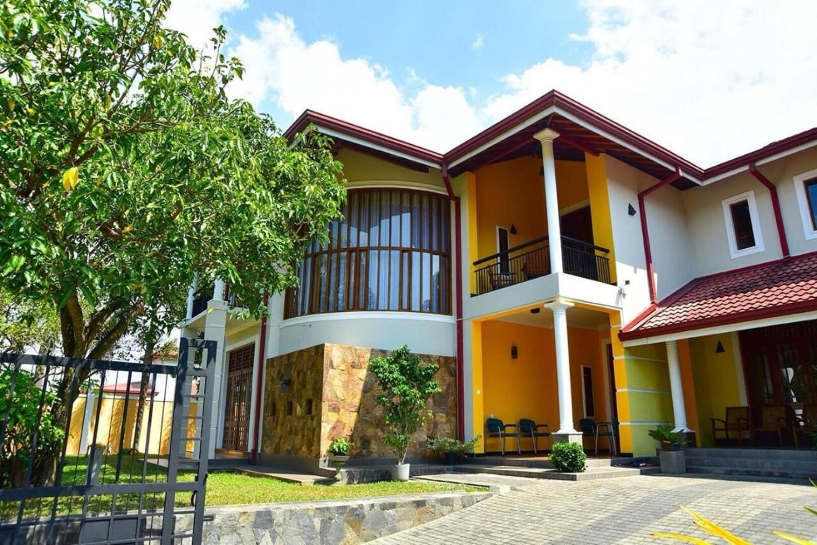 Bigcity Villa - Airport Transit Hotel Katunayaka Exteriör bild